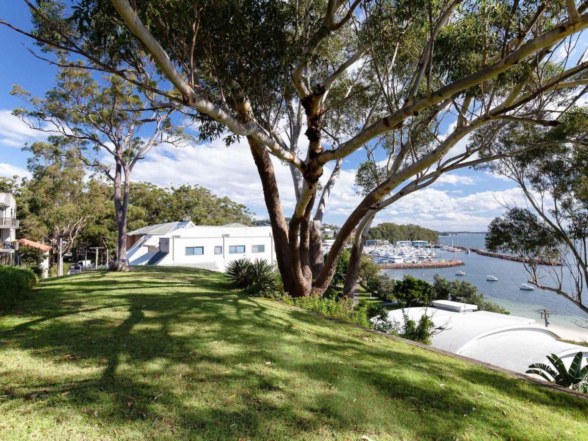 The Poplars: Waterfront Retreat With Pool And Panoramic Views *
